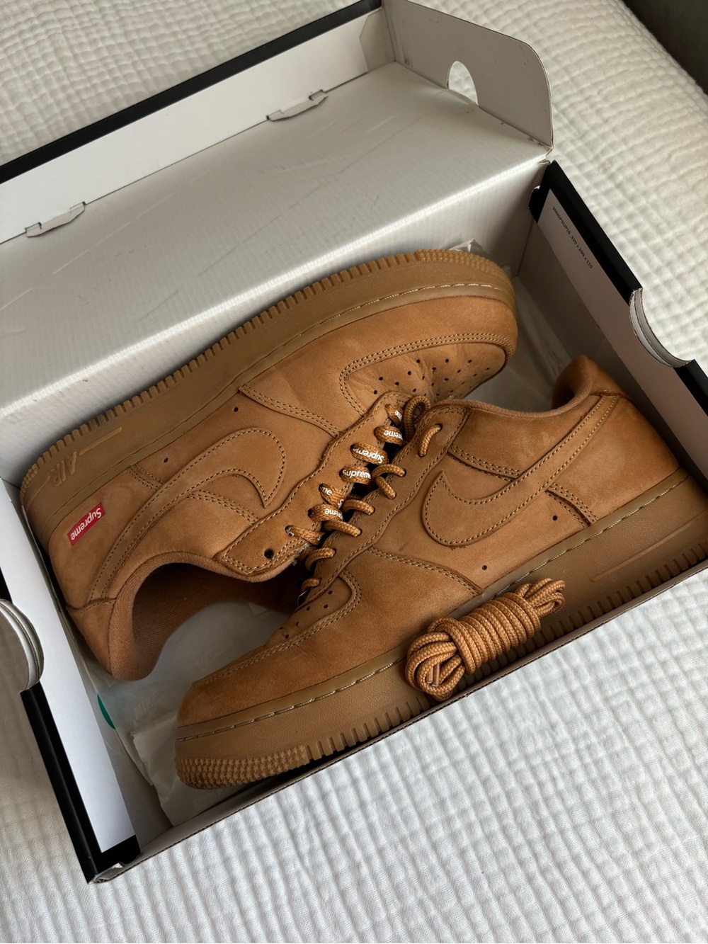 Nike Air Force 1 Low SP size 8.5 
Supreme Wheat Flax DN1555-200
Box Logo